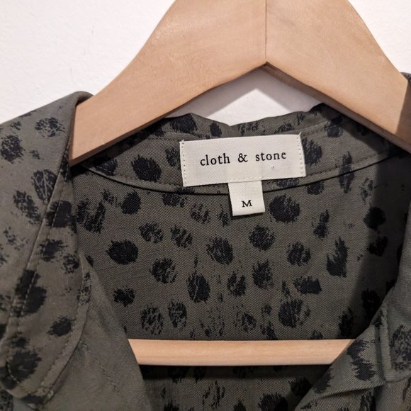 Anthropologie Cloth & Stone Olive Green Animal Print Buttondown Shirt - Picture 5 of 11